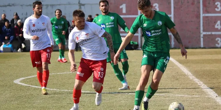 Demir Grup Sivasspor ile Sivas Belediyespor yardım maçında karşılaştı