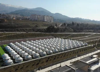 Yurt çadırlar sıcak yuva oldu