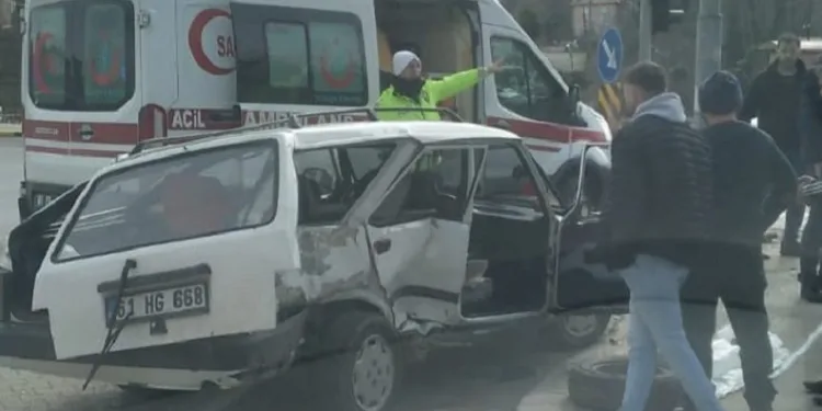 Trabzon’da trafik kazası:1 ölü, 2 yaralı