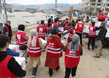 Kızılay hijyen malzemesi dağıtımlarını sürdürüyor
