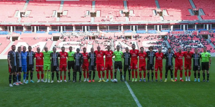 Geliri depremzedelere bağışlanacak maçta kazanan Samsunspor