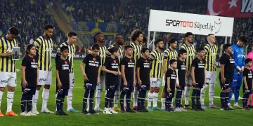 Fenerbahçe – Konyaspor maçına depremzede çocuklar misafir oldu
