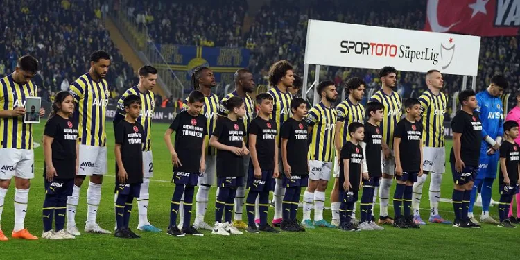 Fenerbahçe – Konyaspor maçına depremzede çocuklar misafir oldu