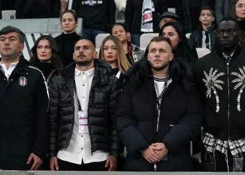 Beşiktaş’ın yeni transferleri maçı tribünden takip etti
