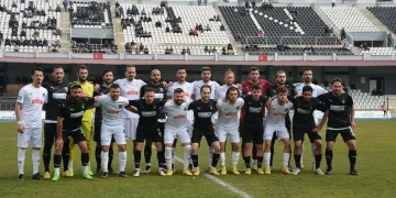 Bu kez depremzedeler için sahaya çıktılar