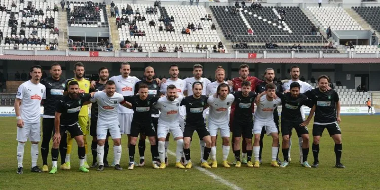 Bu kez depremzedeler için sahaya çıktılar