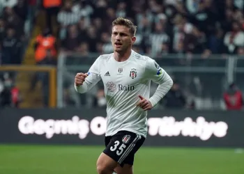 Beşiktaş’ta 17’lik Semih, ilk kez forma giydi