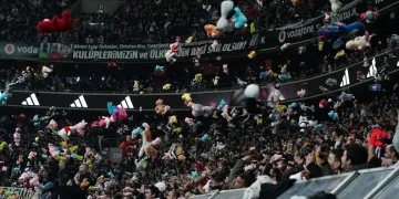 Beşiktaş’ın ‘Bu oyuncak sana arkadaşım’ kampanyası dünya basınında