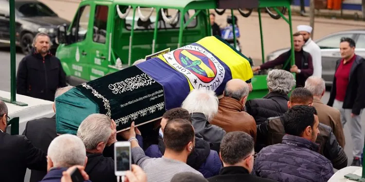 Fenerbahçe’nin efsane kaptanlarından Ziya Şengül son yolculuğuna uğurlandı