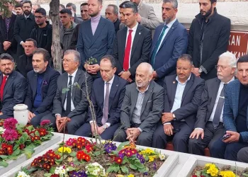 Necmettin Erbakan mezarı başında anıldı