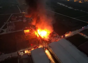 Hatay’da fabrika yangını