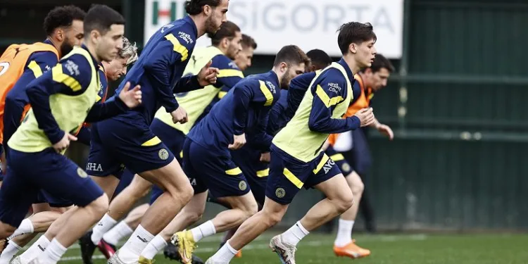 Fenerbahçe, Kayserispor maçı hazırlıklarına başladı