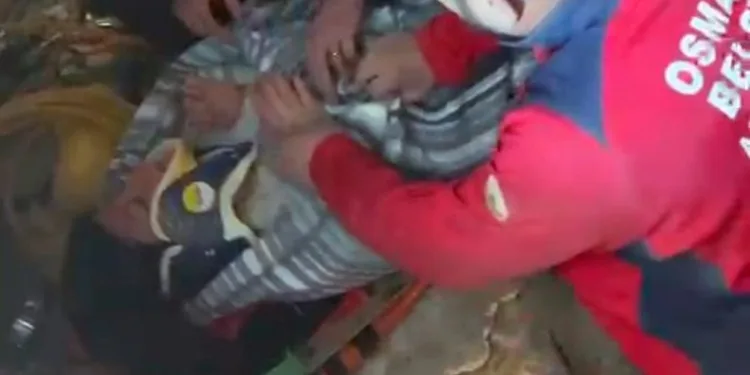 Kahramanmaraş’ta bir genç kız daha kurtarıldı