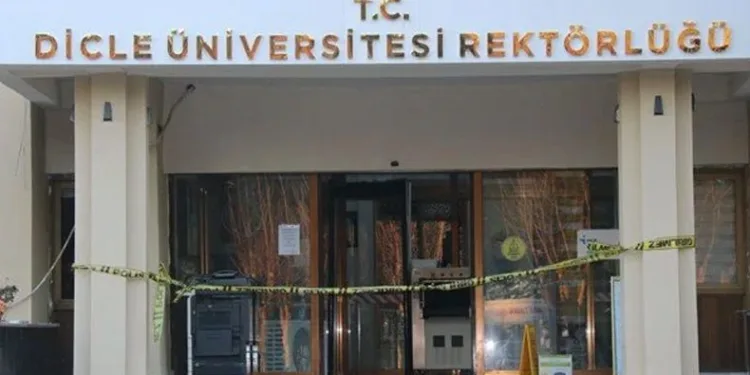 Dicle Üniversitesi rektörlük binası boşaltıldı