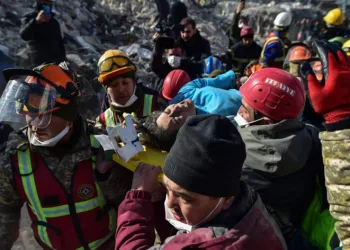 “Çok üşüdüm, ayaklarımı örtün”