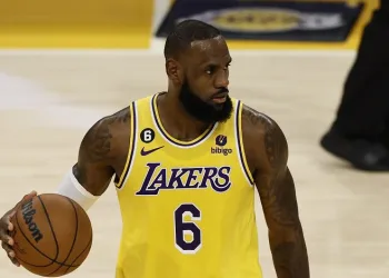 NBA’de Lakers evinde Warriors’u mağlup etti