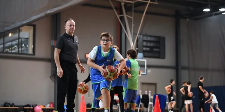 Tofaş Spor Okullarında depremzede çocuklara yüzde 100 burslu basketbol eğitimi
