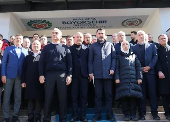 “Konutları bir yıl içinde etap etap teslim edeceğiz”