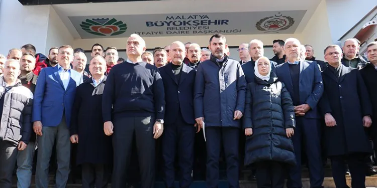 “Konutları bir yıl içinde etap etap teslim edeceğiz”