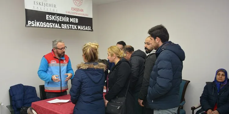 Depremzedelere psikososyal destek sağlanıyor