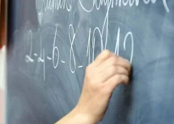 Deprem bölgesi için ‘ek ders’ kararı