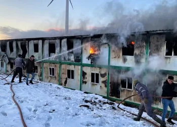 Dumlupınar’da rüzgar enerji santralinde yangın