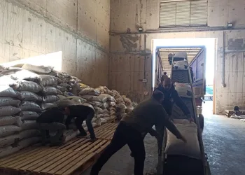 Deprem bölgesine 4 tır yem