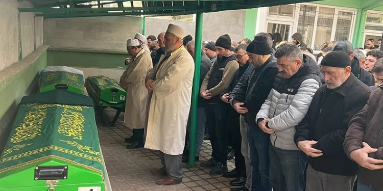 Depremzedeleri kurtardı, kazada hayatını kaybetti