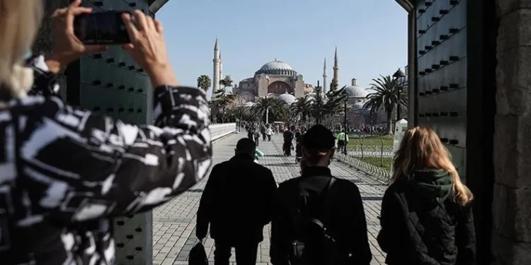 2 milyondan fazla ziyaretçi ağırladı
