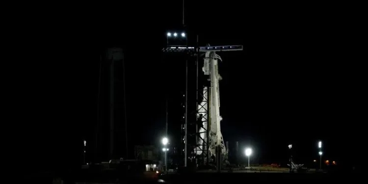 SpaceX, roketteki arıza nedeniyle fırlatmayı durdurdu