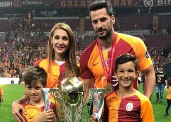 Balta çifti depremzede Hilal’e sahip çıktı