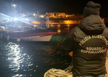 Göçmen teknesinden 8 ceset çıkarıldı