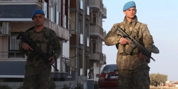 Komandolar Hatay sokaklarında
