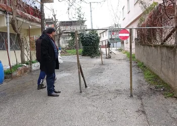 Sokağın girişi var çıkışı yok giren geri çıkıyor