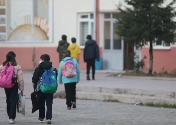 Depremin ardından ikinci dönemin ilk zili çalacak