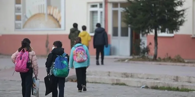 Depremin ardından ikinci dönemin ilk zili çalacak