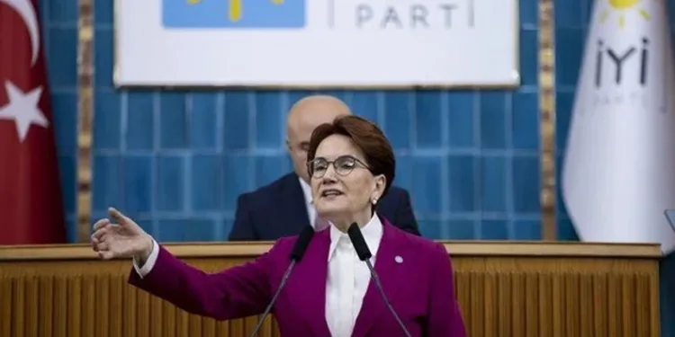 “Sadece depremle değil liyakatsizlikle de yüzleştik”