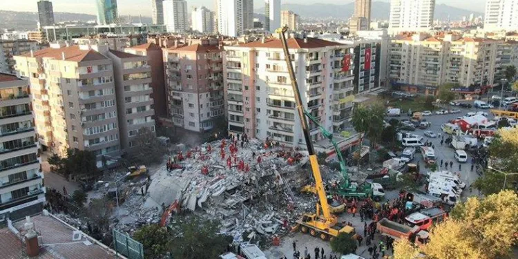 Kahramanmaraş Elbistan’da da binalar yıkıldı