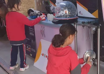 Konteyner kentte çocuklara bilim merkezi morali