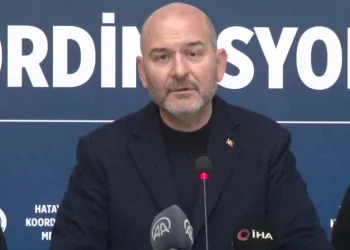 ‘Acil yıkılacak ve ağır hasarlı binalara girmek yasak’