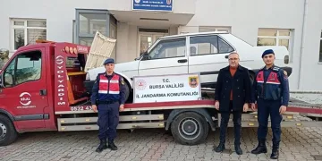 Otomobili çekiciye yükleyip çaldı