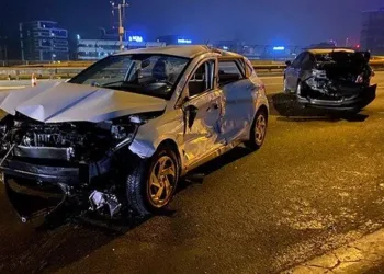 Otomobilde seyir halindeyken bir kişi yola düştü