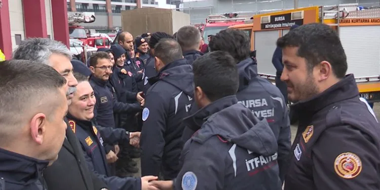 Enkazda can kurtaran kahramanlar