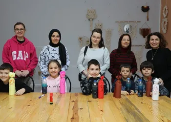 Mudanyalı çocuklar tatilde sanatla buluştu
