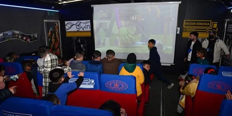“Gezen Sinema” deprem bölgesinde