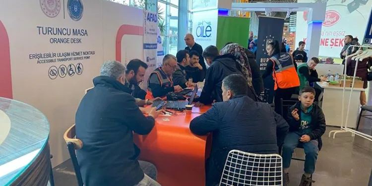 Gönüllü öğretmenlerden destek