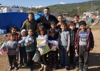 Yıldırım’dan depremzede çocuklara oyuncak