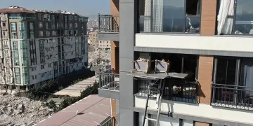 Hasarlı binalardan tehlikeli eşya tahliyesi