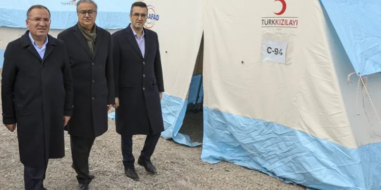 “Diyarbakır’a gelirlerse Kızılay’ı göreceklerdir’