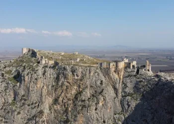 Anavarza Antik kent depremi az hasarla atlattı